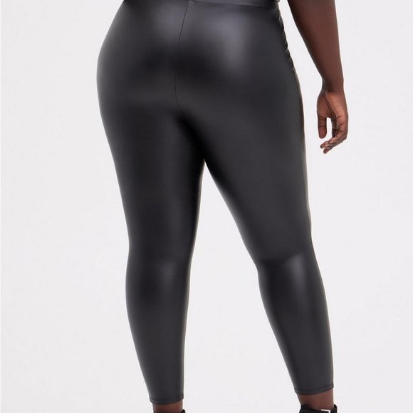 Torrid Black Full Length Signature Waist Faux Leather Legging Size 3X - Picture 3 of 12